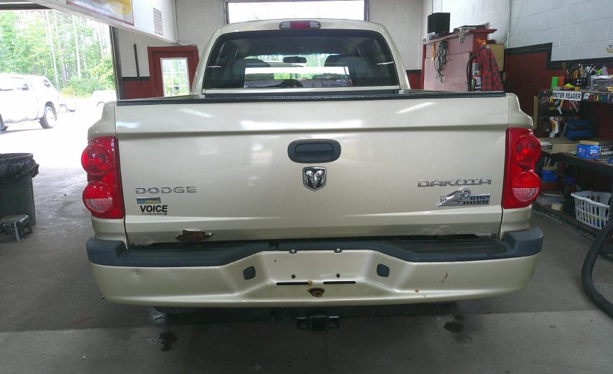 2011 DODGE DAKOTA