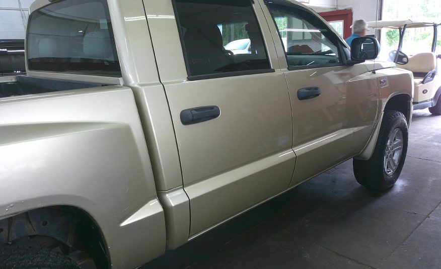 2011 DODGE DAKOTA