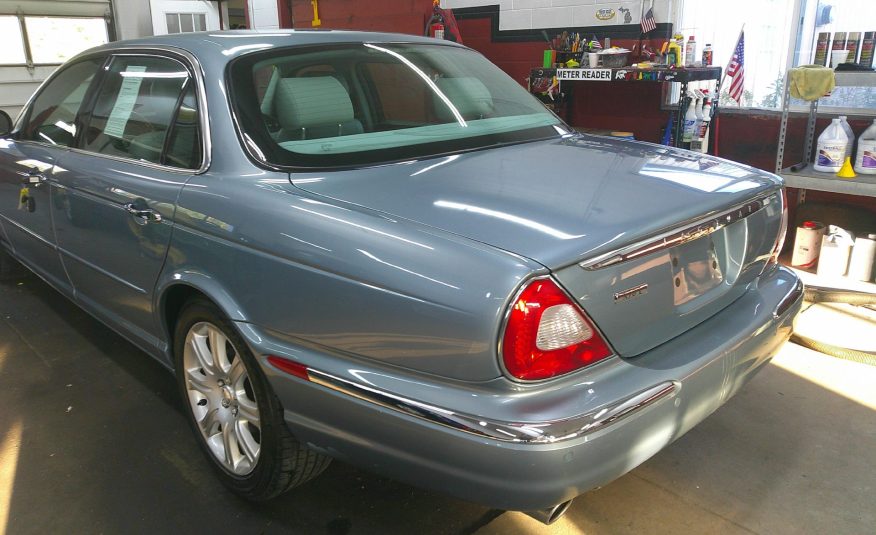 2005 JAGUAR XJ8