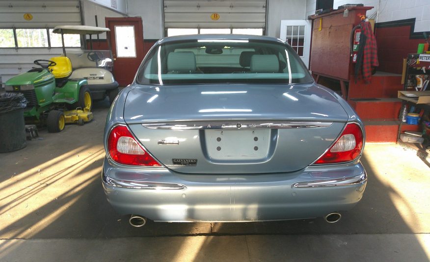 2005 JAGUAR XJ8